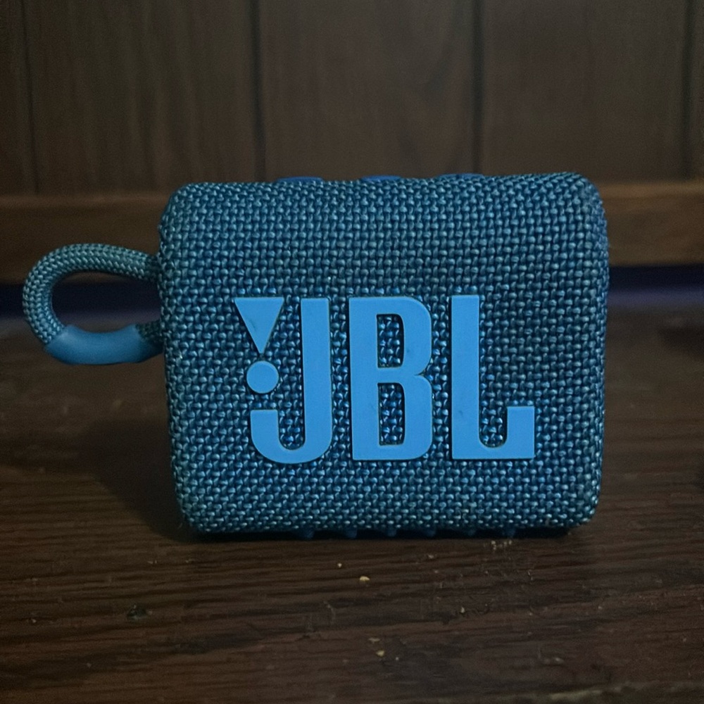 JBL Go 3 barely used gotten as a gift but i already had a JBL flip 6